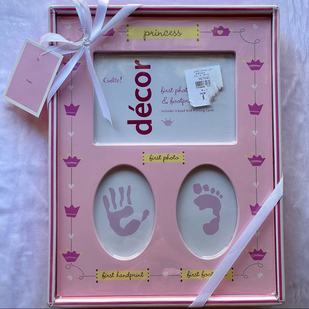 🆕 Baby Girls’ First Photo, Handprint & Frame